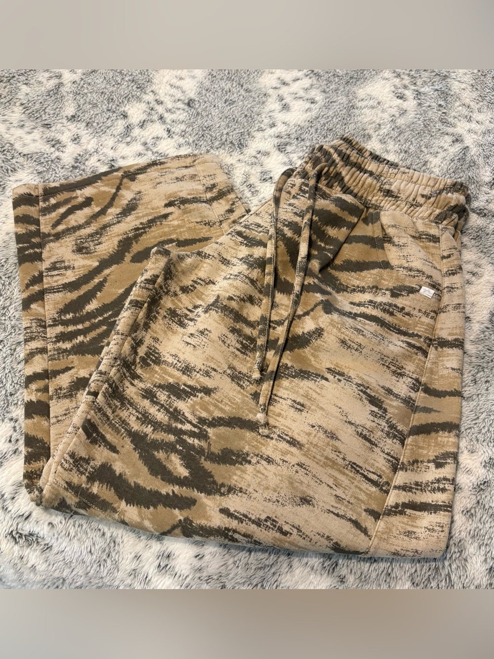 Urban Outfitters ZEBRA (sold out! see pics) Wide Leg Full Length Barrel Sweats